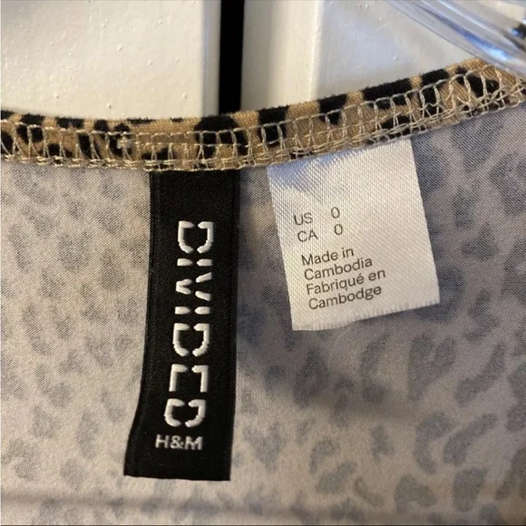 H&M Divided Brown Animal Print Wrap Dress Womens Size 0 Cheetah Leopard - Picture 3 of 3